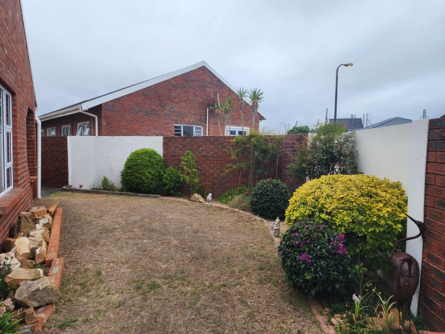 3 Bedroom Property for Sale in Summerstrand Eastern Cape